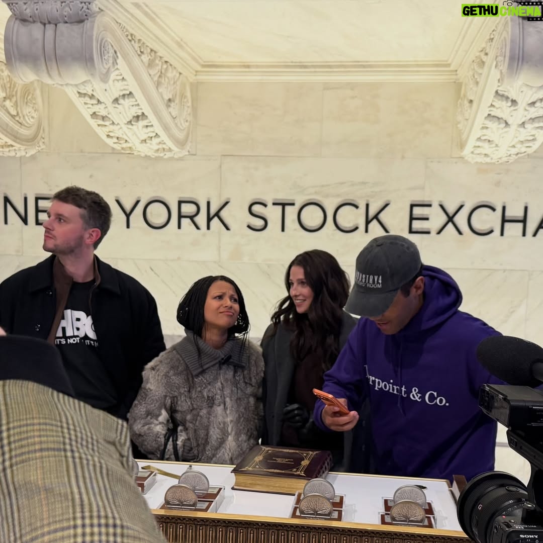 Myha'la - 24.6K Likes - Yall never seen a diva ring the bell? @nyse