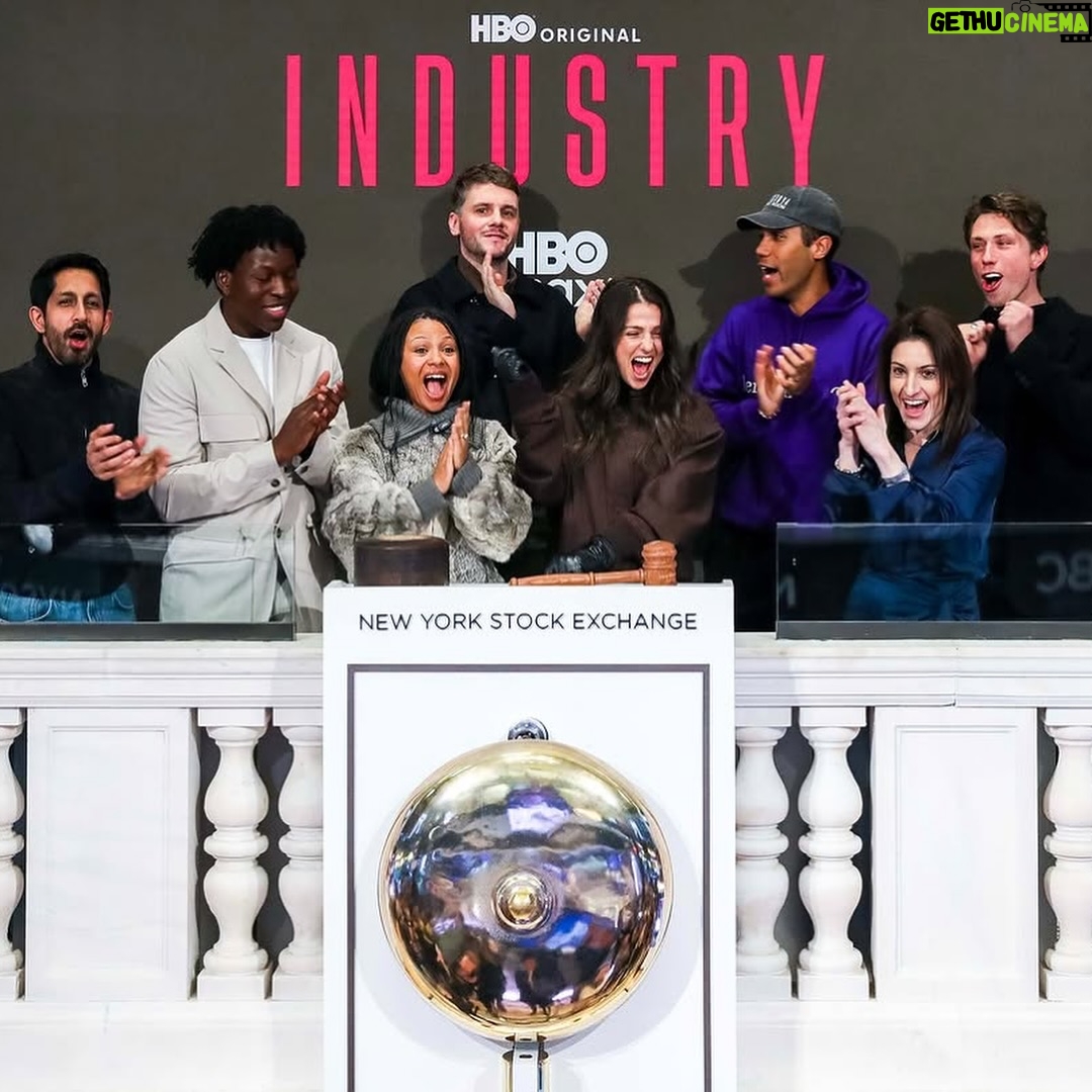 Myha'la - 24.6K Likes - Yall never seen a diva ring the bell? @nyse