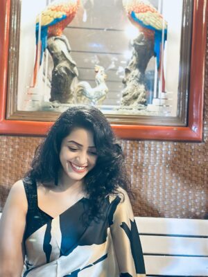 NAKSHATRA TRINAYANI Instagram - Six yards of pure grace.

@nakshatratrinayani 
#nakshatra #saree #black #love #pictureoftheday #photooftheday #style #instagood #art #photography #me