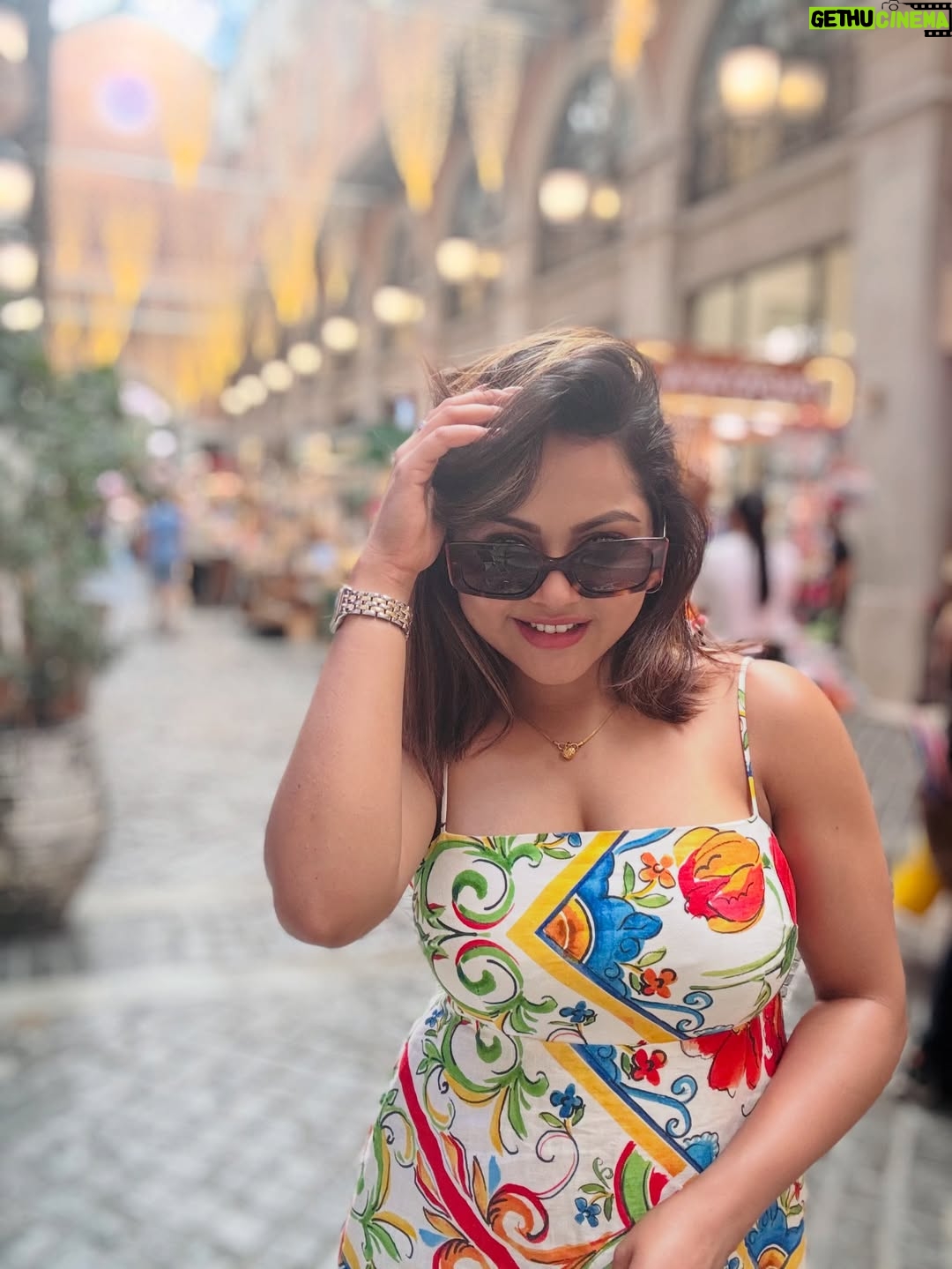 Nabanita Das - 9.2K Likes - All is calm, all is bright…🌟🎄

#chiangmai #thailand🇹🇭 #merrychristmas