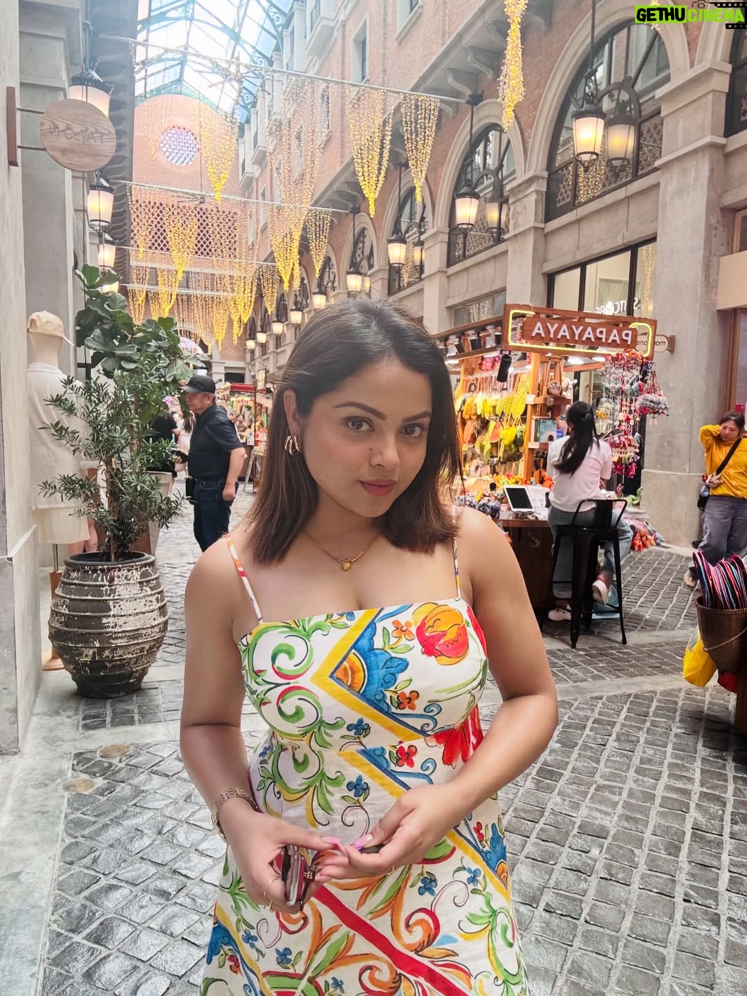 Nabanita Das - 9.2K Likes - All is calm, all is bright…🌟🎄

#chiangmai #thailand🇹🇭 #merrychristmas