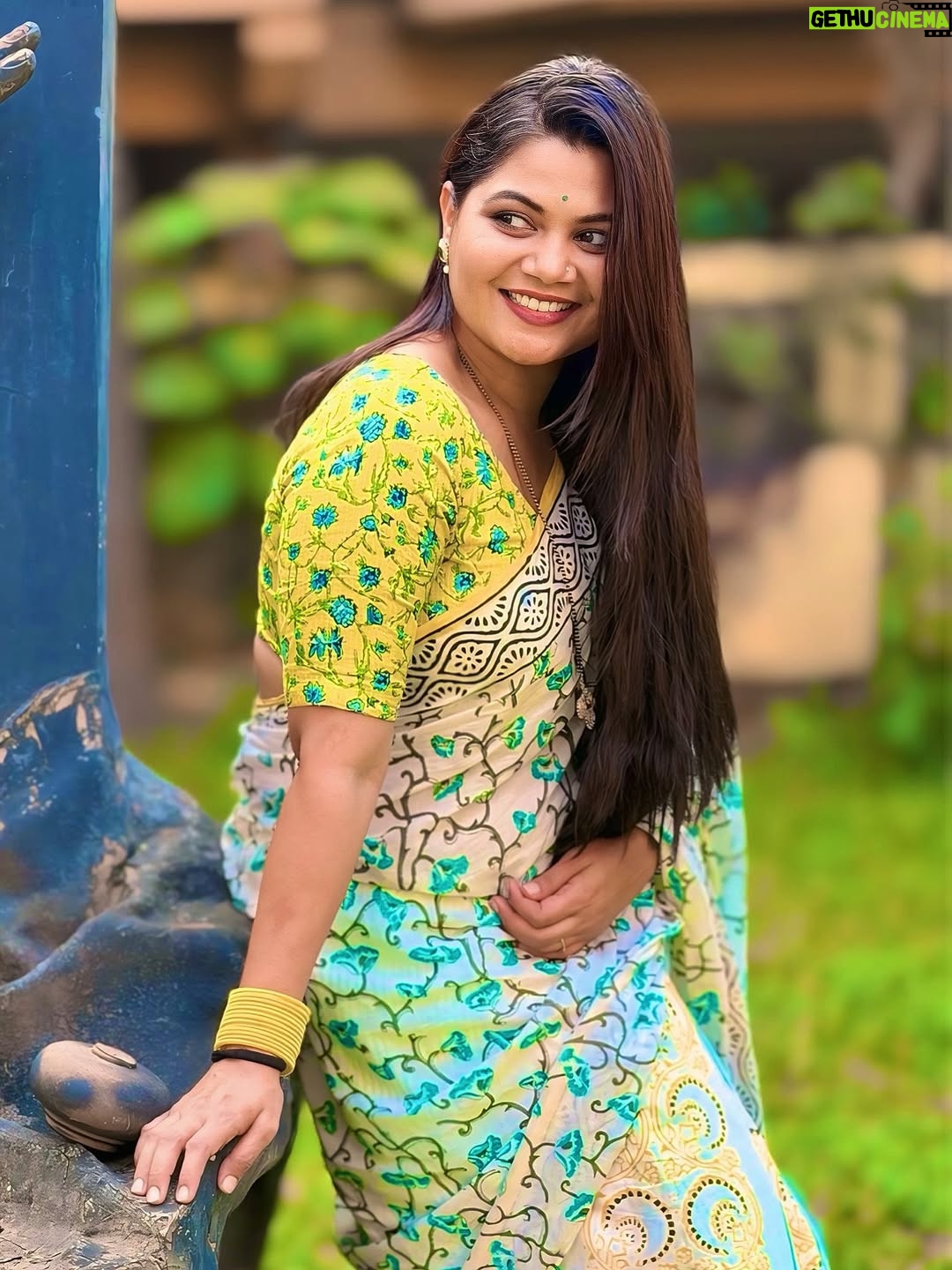 Namrata Sambherao - 3.4K Likes - जरा जरा हे मन खुळावते 🌼💚
Saree by: @our_chhabi 

Pc: @bhakteedesai 🤩
@aanandijoshi 💖 you are blessed love you for this song 😘

#instagram #photo #actress #love #saree