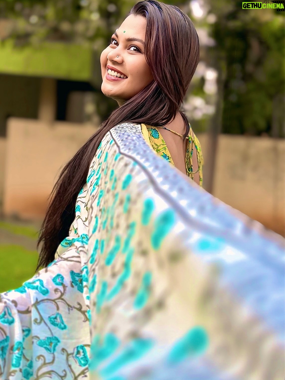 Namrata Sambherao - 3.4K Likes - जरा जरा हे मन खुळावते 🌼💚
Saree by: @our_chhabi 

Pc: @bhakteedesai 🤩
@aanandijoshi 💖 you are blessed love you for this song 😘

#instagram #photo #actress #love #saree