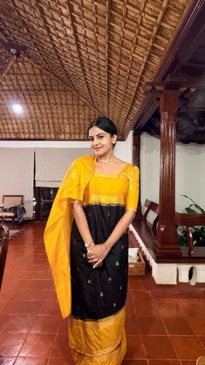 Namratha Gowda Instagram - ✨
@evolvebackcoorg
Saree: @achchari_sarees
Blouse: @likitha_suresh_