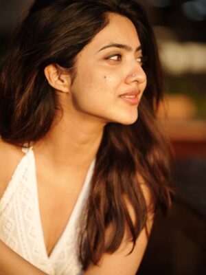 Nandana Varma Instagram - Found this in my camera roll way too late 🙂
📸 : @athul_shajiii