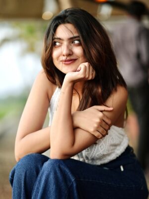 Nandana Varma Instagram - Found this in my camera roll way too late 🙂
📸 : @athul_shajiii