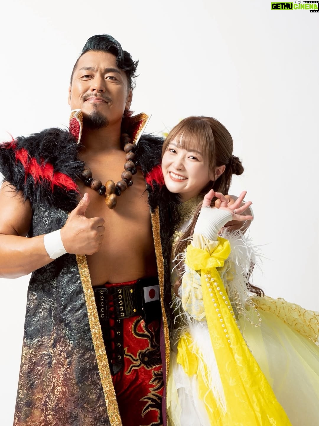 Natsumi Takagi - 45.4K Likes - 改めまして、わたくしごとではありますが、このたび新日本プロレスの鷹木信悟選手と結婚いたしました事をご報告させていただきます💍

たくさんの温かいメッセージ心から感謝致します🥲

応援してくださっている皆さま、お世話になっている皆さまのおかげで今の私がいます。
これからも初心と感謝の気持ちを忘れず、
プロレスラーとして夢を届けられる存在でいられるよう、より一層精進してまいります！

いつでもまっすぐしか進めない不器用で猪突猛進な私ですが、そんな私を大きく受け止めてくれる素敵なタッグパートナーに出会えました。

これまで私たちを応援してくださっていた皆さまに、応援してきて良かったと思ってもらえるような、そして誇りに思えるような素敵な夫婦を目指します。

これからも温かく見守っていただけると幸いです💛

元気ハツラツな強い女性になるぞー！
これからもよろしくねっ👌

なつぽい