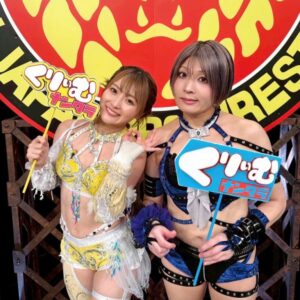 Natsumi Takagi Instagram - 年末最後もサオリと一緒でした💛💙
くりぃむしちゅーの有田さんと上田さんとは今年何度もお仕事をさせていただきました!
お仕事をご一緒にさせていただくたびにたくさんの学びがあって、なにもできない私に優しく色々教えて下さりました。
おかげでTVのお仕事もほんとに楽しくやらせていただきました!
くりぃむナンタラに出させていただいたおかげで、プロレスにも詳しくなれて、プロレスがより好きにもなりました!
あと学生の時にもできなかった勉強にも挑戦できました😂
また来年も出られたらいいなぁ💛
そして、1.4で引退される棚橋社長。
優しくて暖かくて、でも天然で面白い社長。
1.4無事引退を迎えられますように。
そして初めましての松井珠理奈さん。
テレビではみていたけどほんとにお綺麗で可愛くて、プロレスが大好きでいてくれる事がとても嬉しいです💛
そして5.31やしゃべくり007でもたくさんお世話になった、大好きな福田さんこと福ぽい👌
福田さんがいるってわかると嬉しくてテンションあがっちゃう!!!
たくさんお写真も撮っていただきました💛
素敵な出会いに、感謝です!!!!
#くりぃむナンタラ #なつぽい #natsupoi