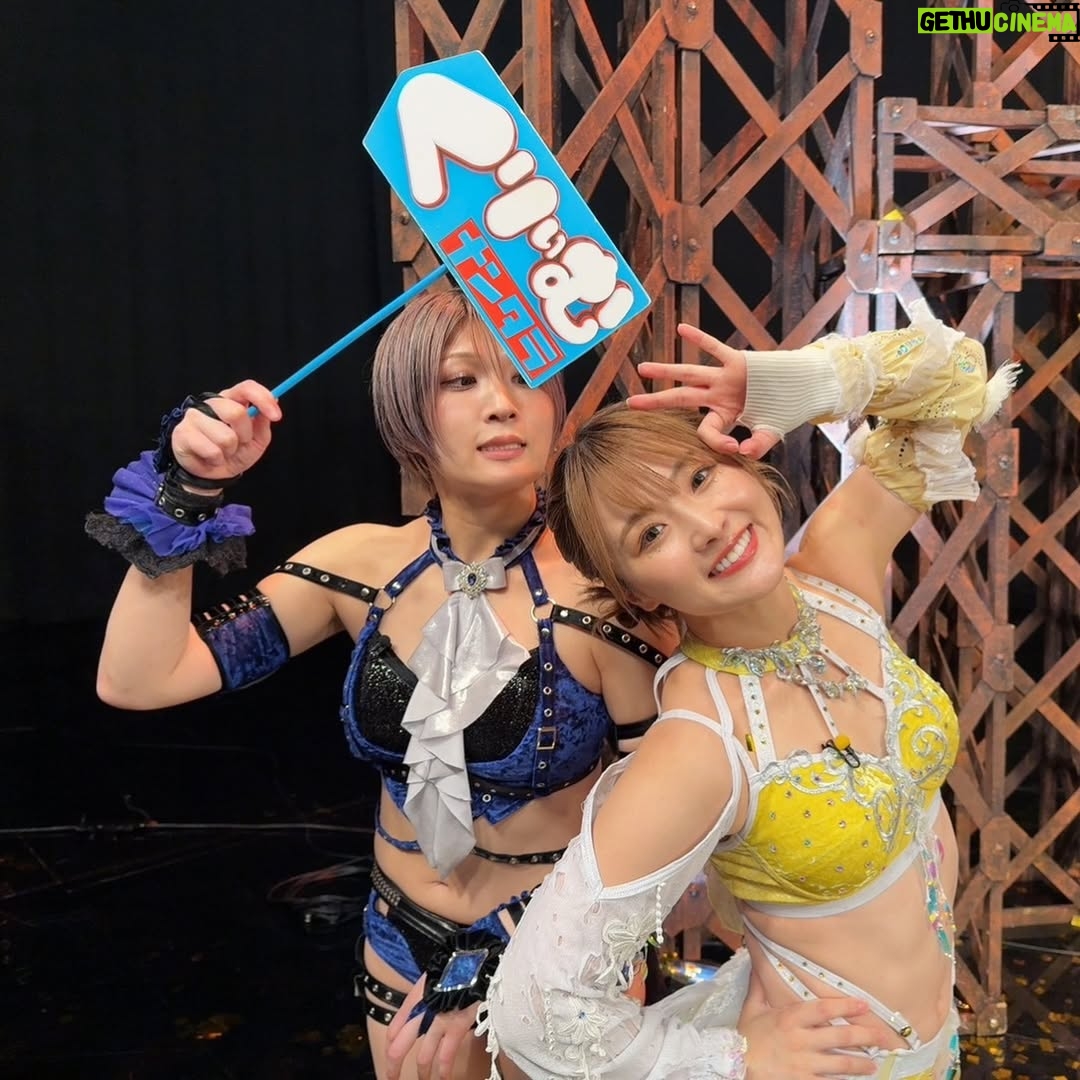 Natsumi Takagi - 8.5K Likes - 年末最後もサオリと一緒でした💛💙

くりぃむしちゅーの有田さんと上田さんとは今年何度もお仕事をさせていただきました！
お仕事をご一緒にさせていただくたびにたくさんの学びがあって、なにもできない私に優しく色々教えて下さりました。

おかげでTVのお仕事もほんとに楽しくやらせていただきました！

くりぃむナンタラに出させていただいたおかげで、プロレスにも詳しくなれて、プロレスがより好きにもなりました！
あと学生の時にもできなかった勉強にも挑戦できました😂

また来年も出られたらいいなぁ💛

そして、1.4で引退される棚橋社長。
優しくて暖かくて、でも天然で面白い社長。
1.4無事引退を迎えられますように。

そして初めましての松井珠理奈さん。
テレビではみていたけどほんとにお綺麗で可愛くて、プロレスが大好きでいてくれる事がとても嬉しいです💛

そして5.31やしゃべくり007でもたくさんお世話になった、大好きな福田さんこと福ぽい👌
福田さんがいるってわかると嬉しくてテンションあがっちゃう！！！

たくさんお写真も撮っていただきました💛

素敵な出会いに、感謝です！！！！
#くりぃむナンタラ #なつぽい #natsupoi