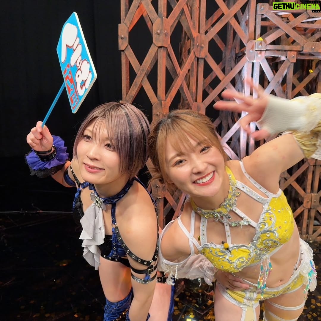 Natsumi Takagi - 8.5K Likes - 年末最後もサオリと一緒でした💛💙

くりぃむしちゅーの有田さんと上田さんとは今年何度もお仕事をさせていただきました！
お仕事をご一緒にさせていただくたびにたくさんの学びがあって、なにもできない私に優しく色々教えて下さりました。

おかげでTVのお仕事もほんとに楽しくやらせていただきました！

くりぃむナンタラに出させていただいたおかげで、プロレスにも詳しくなれて、プロレスがより好きにもなりました！
あと学生の時にもできなかった勉強にも挑戦できました😂

また来年も出られたらいいなぁ💛

そして、1.4で引退される棚橋社長。
優しくて暖かくて、でも天然で面白い社長。
1.4無事引退を迎えられますように。

そして初めましての松井珠理奈さん。
テレビではみていたけどほんとにお綺麗で可愛くて、プロレスが大好きでいてくれる事がとても嬉しいです💛

そして5.31やしゃべくり007でもたくさんお世話になった、大好きな福田さんこと福ぽい👌
福田さんがいるってわかると嬉しくてテンションあがっちゃう！！！

たくさんお写真も撮っていただきました💛

素敵な出会いに、感謝です！！！！
#くりぃむナンタラ #なつぽい #natsupoi