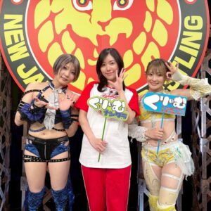 Natsumi Takagi Instagram - 年末最後もサオリと一緒でした💛💙
くりぃむしちゅーの有田さんと上田さんとは今年何度もお仕事をさせていただきました!
お仕事をご一緒にさせていただくたびにたくさんの学びがあって、なにもできない私に優しく色々教えて下さりました。
おかげでTVのお仕事もほんとに楽しくやらせていただきました!
くりぃむナンタラに出させていただいたおかげで、プロレスにも詳しくなれて、プロレスがより好きにもなりました!
あと学生の時にもできなかった勉強にも挑戦できました😂
また来年も出られたらいいなぁ💛
そして、1.4で引退される棚橋社長。
優しくて暖かくて、でも天然で面白い社長。
1.4無事引退を迎えられますように。
そして初めましての松井珠理奈さん。
テレビではみていたけどほんとにお綺麗で可愛くて、プロレスが大好きでいてくれる事がとても嬉しいです💛
そして5.31やしゃべくり007でもたくさんお世話になった、大好きな福田さんこと福ぽい👌
福田さんがいるってわかると嬉しくてテンションあがっちゃう!!!
たくさんお写真も撮っていただきました💛
素敵な出会いに、感謝です!!!!
#くりぃむナンタラ #なつぽい #natsupoi