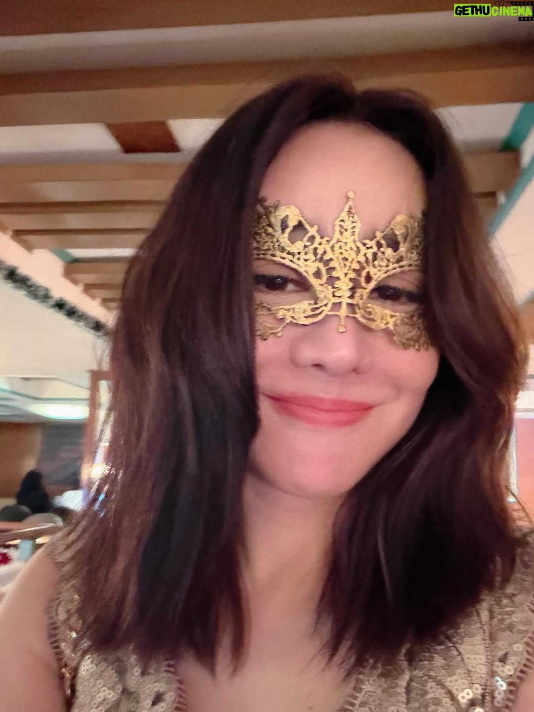 Nicole Theriault - 640 Likes - family and friends attended Frank’s big night’ turning sixty!!!
🌞🌹⭐️🪐💫