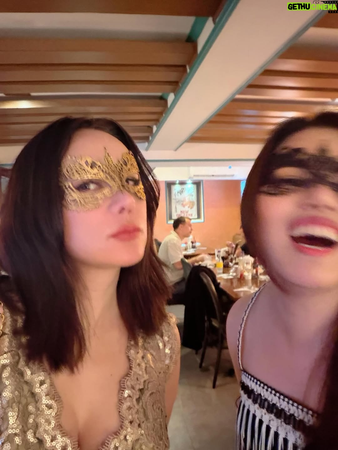 Nicole Theriault - 640 Likes - family and friends attended Frank’s big night’ turning sixty!!!
🌞🌹⭐️🪐💫
