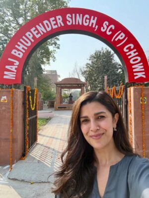 Nimrat Kaur Instagram - It’s been 32 years since Papa left us in service of the nation. A self made son of the soil, a peerless husband and father, and beyond everything, a lion-heart soldier who feared nothing, not even death we were told, in his final moments. Forever grateful to the Indian Army and the administration to have immortalised Papa’s name on the soil he was born in Ganganagar and where he breathed his last in Kashmir valley. His sacrifice, courage, values and grit live on in the memories of his brother soldiers and us all…
Remembering Papa more today than every other day and praying for every soldier who’s lost their lives in action…
Honoured to always be known as Major Bhupender’s daughter.