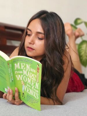 Nisha Ravikrishnan Instagram - ನಿನ್ನ ನೋಟವು!! 🌹

#nimmanisharkn