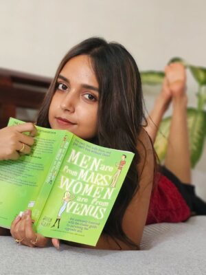 Nisha Ravikrishnan Instagram - ನಿನ್ನ ನೋಟವು!! 🌹

#nimmanisharkn