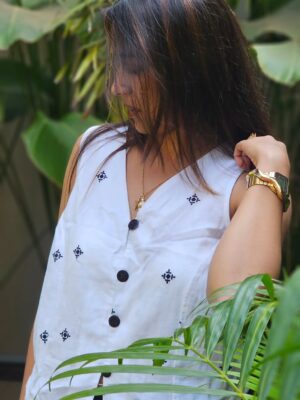 Nisha Ravikrishnan Instagram - ಹೇಳಲಾಗದು!! 🤫🫣
Pc : sakhi 😘 @anvithasagar

📍@edenembercastle

#nimmanisharkn