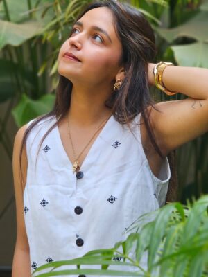 Nisha Ravikrishnan Instagram - ಹೇಳಲಾಗದು!! 🤫🫣
Pc : sakhi 😘 @anvithasagar

📍@edenembercastle

#nimmanisharkn