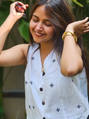 Nisha Ravikrishnan Instagram - ಹೇಳಲಾಗದು!! 🤫🫣
Pc : sakhi 😘 @anvithasagar

📍@edenembercastle

#nimmanisharkn