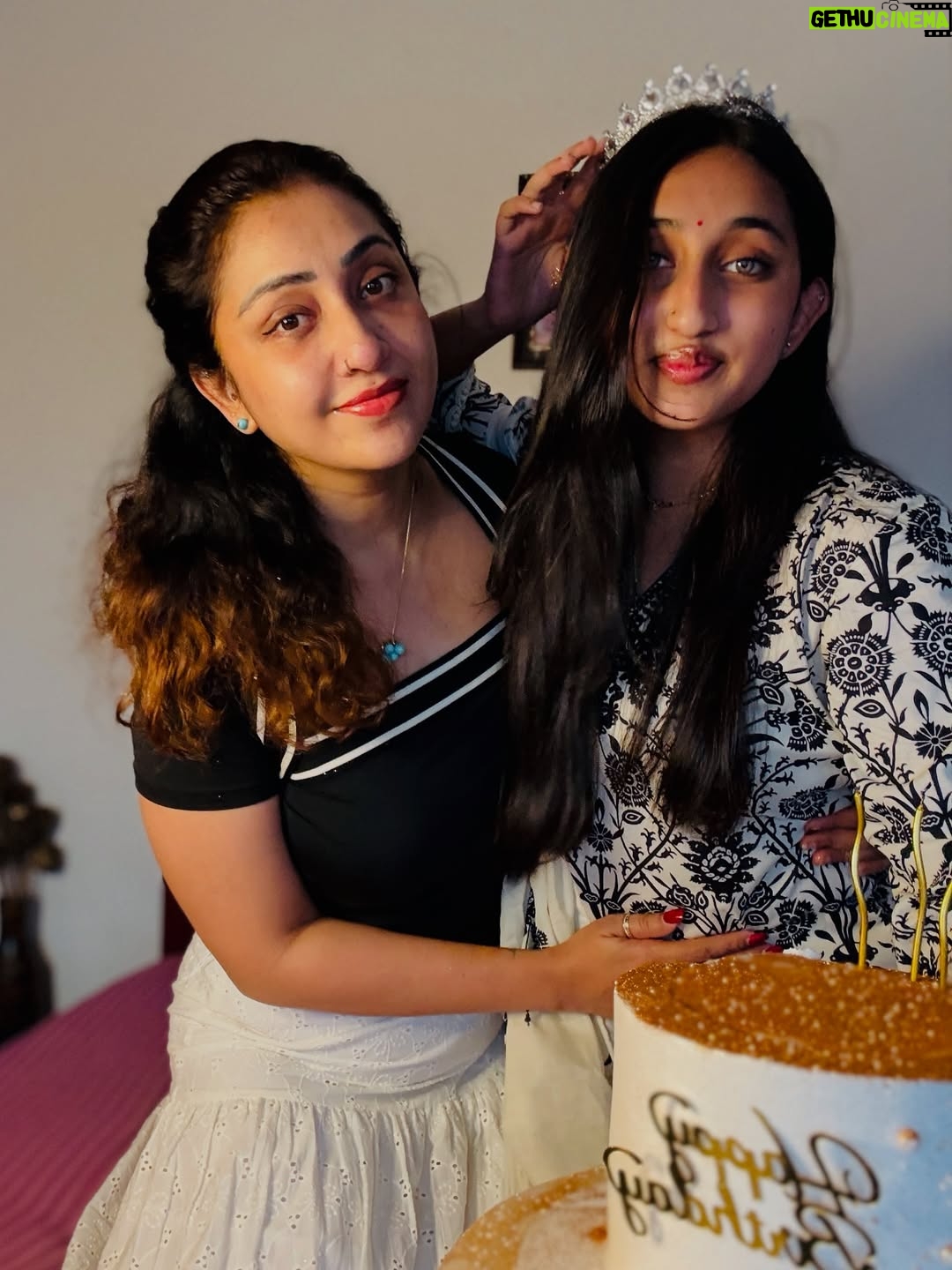 Nithya Das - 26.8K Likes - Happy birthday to my greatest dream come true!! You’re not just my love you’re my happiness, my inspiration and my greatest blessing🧿🧿 Cake: @super__fluffy