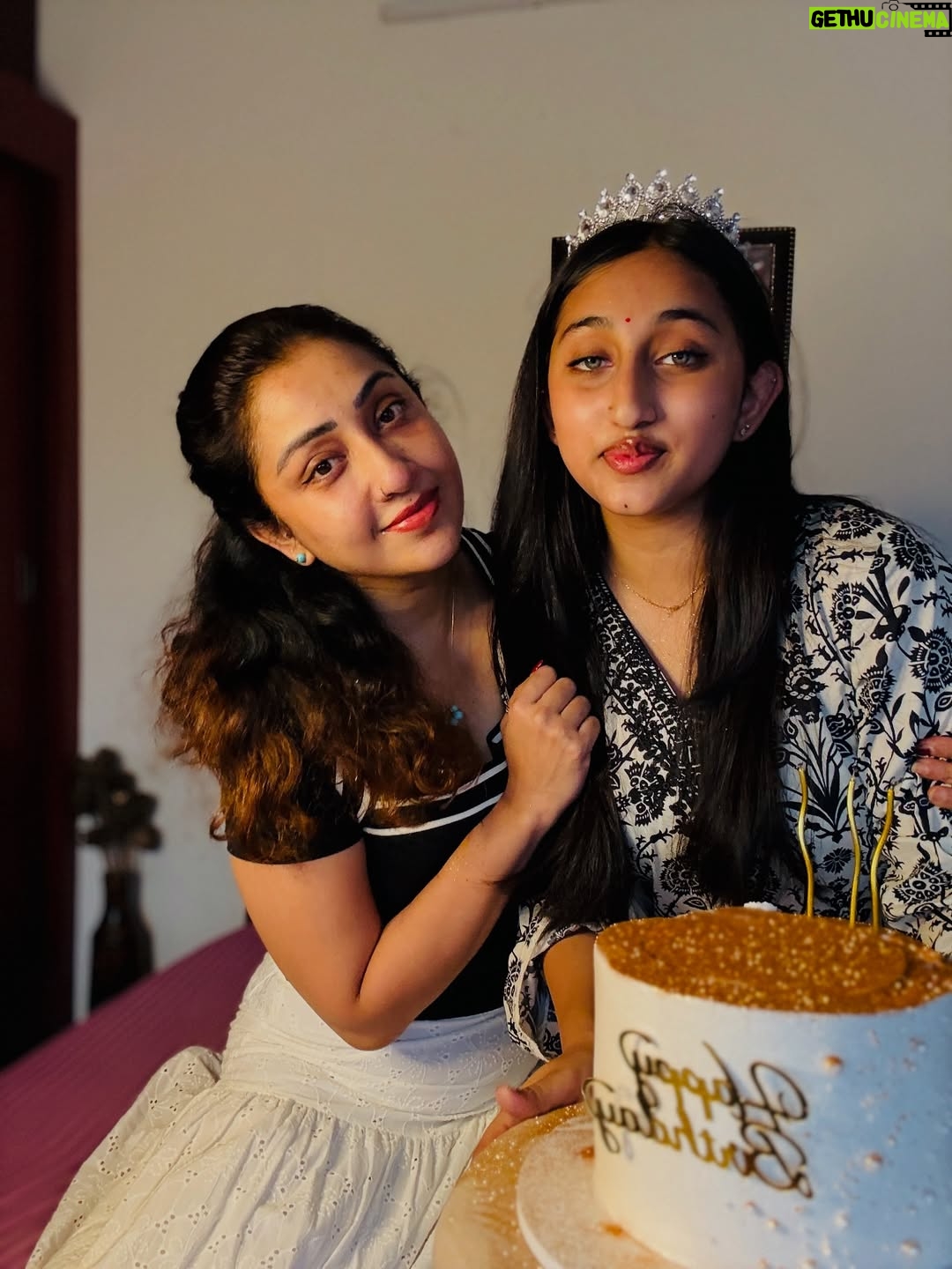 Nithya Das - 26.8K Likes - Happy birthday to my greatest dream come true!! You’re not just my love you’re my happiness, my inspiration and my greatest blessing🧿🧿 Cake: @super__fluffy