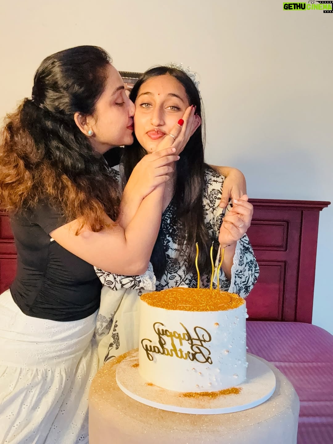 Nithya Das - 26.8K Likes - Happy birthday to my greatest dream come true!! You’re not just my love you’re my happiness, my inspiration and my greatest blessing🧿🧿 Cake: @super__fluffy