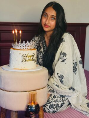Nithya Das Instagram - Happy birthday to my greatest dream come true!! You’re not just my love you’re my happiness, my inspiration and my greatest blessing🧿🧿 Cake: @super__fluffy