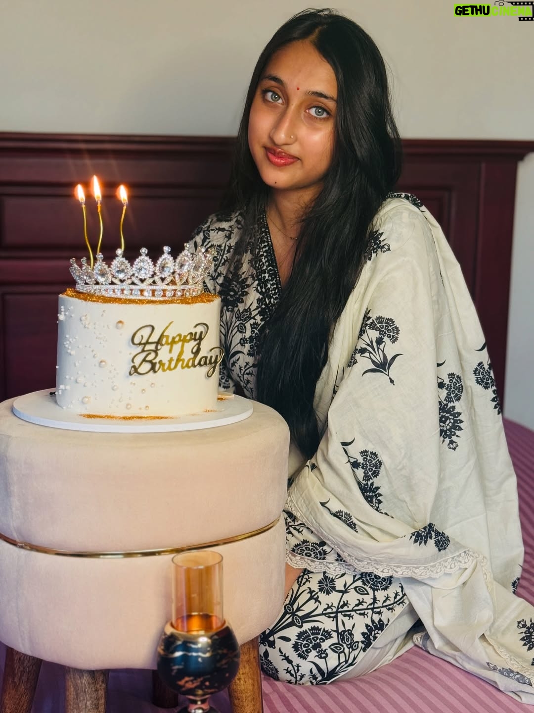 Nithya Das - 26.8K Likes - Happy birthday to my greatest dream come true!! You’re not just my love you’re my happiness, my inspiration and my greatest blessing🧿🧿 Cake: @super__fluffy