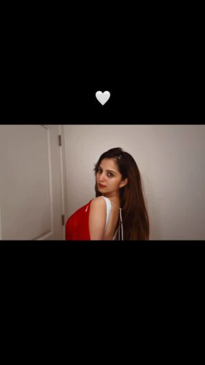 Niveditha Gowda Instagram - 🤍✨

#nivedithagowda #instagram #reelitfeelit #saree #red