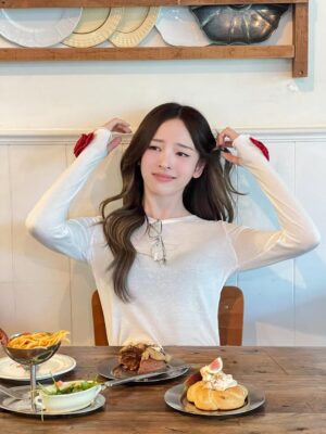 Nuttanicha Dungwattanawanich Instagram - หิวจะบู้

#paloystudio @paloystudio