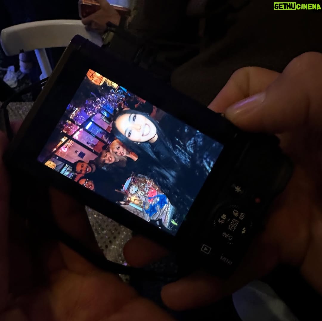 Olivia Collins - 12.8K Likes - Si saben que odio salir de mi casa? Ah pero cómo no quería irme del #Galifest verdad? Jajajajaj 🪩🕺⭐️ A penas me voy recuperando así que les dejo una probadita porque la verdad se puso bien funky 🤭🤪😅 Pónganme una 📸 en comentarios si quieren ver más 💫 Gracias @galileamontijo por la excusa para juntarnos y pasarla 💣 y @elcorazondelmar.mx por las delicias 🍤 
#oliviacollins