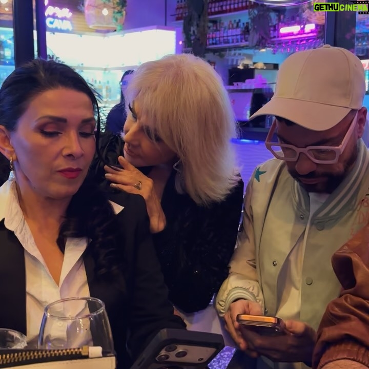Olivia Collins - 12.8K Likes - Si saben que odio salir de mi casa? Ah pero cómo no quería irme del #Galifest verdad? Jajajajaj 🪩🕺⭐️ A penas me voy recuperando así que les dejo una probadita porque la verdad se puso bien funky 🤭🤪😅 Pónganme una 📸 en comentarios si quieren ver más 💫 Gracias @galileamontijo por la excusa para juntarnos y pasarla 💣 y @elcorazondelmar.mx por las delicias 🍤 
#oliviacollins
