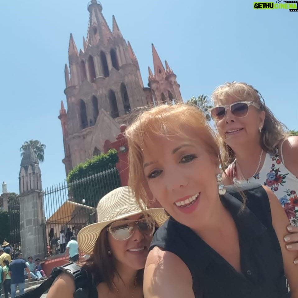 Olivia Collins - 2K Likes - Toda una vida, muchos viajes, muchos pasteles, muchos brindis y muchos recuerdos juntas @misssgabyyys 💗🧳🧁🥂 Te amo con todo mi corazón hermana, feliz cumpleaños 🎈🎂 Que la vida te siga siempre colmando de regalos y bendiciones 🌟 

#oliviacollins #bday #hermana