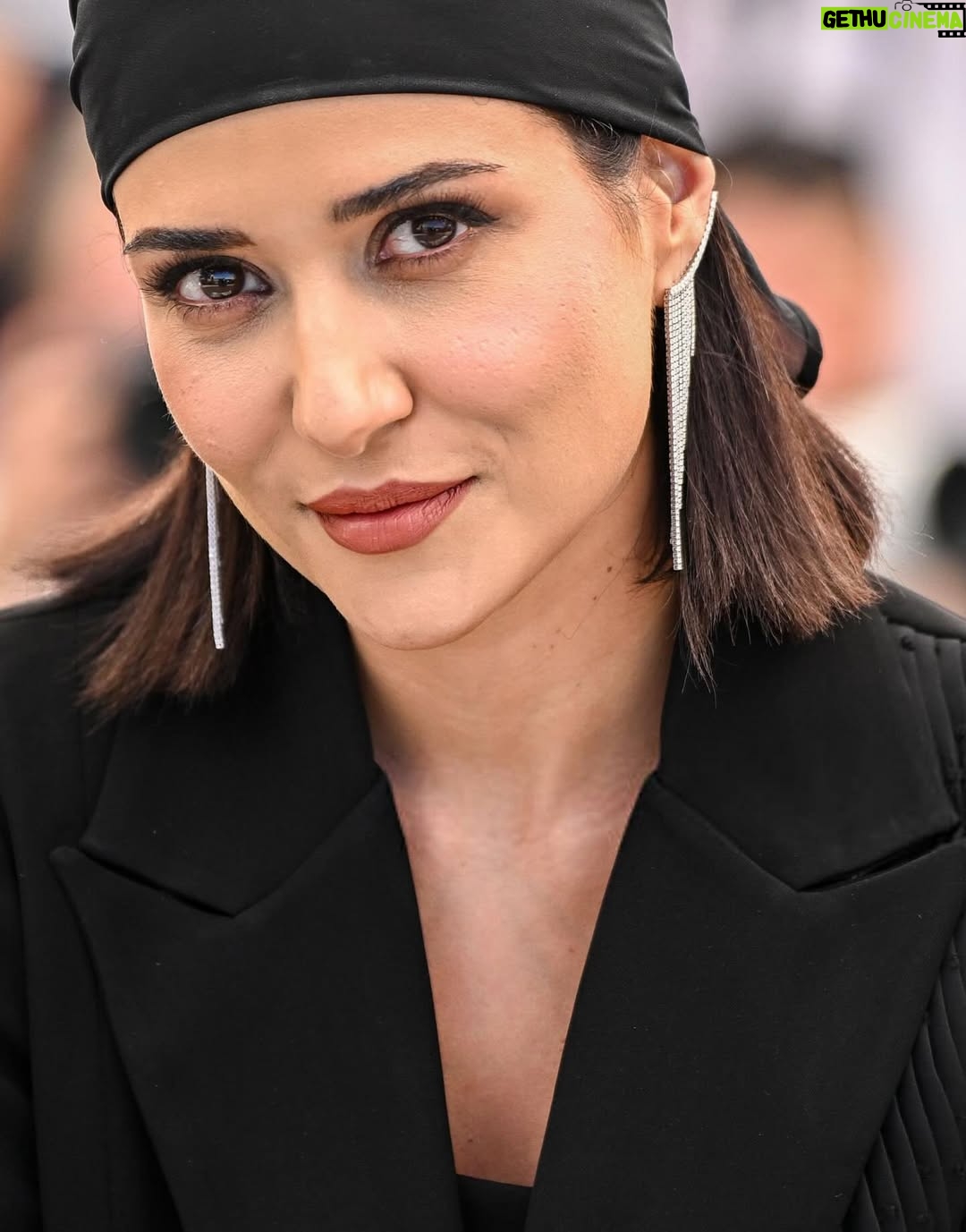 Parinaz Izadyar - 686.9K Likes - Cannes film festival 2025, Photocall
Woman and Child 
Saeed Roustaee

Outfit by @ghazalrajabian 
Jewelry by @hassanzadeh_jewelry 
MakeUp by @maryamraoof_official