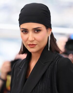 Parinaz Izadyar Instagram - Cannes film festival 2025, Photocall
Woman and Child 
Saeed Roustaee

Outfit by @ghazalrajabian 
Jewelry by @hassanzadeh_jewelry 
MakeUp by @maryamraoof_official