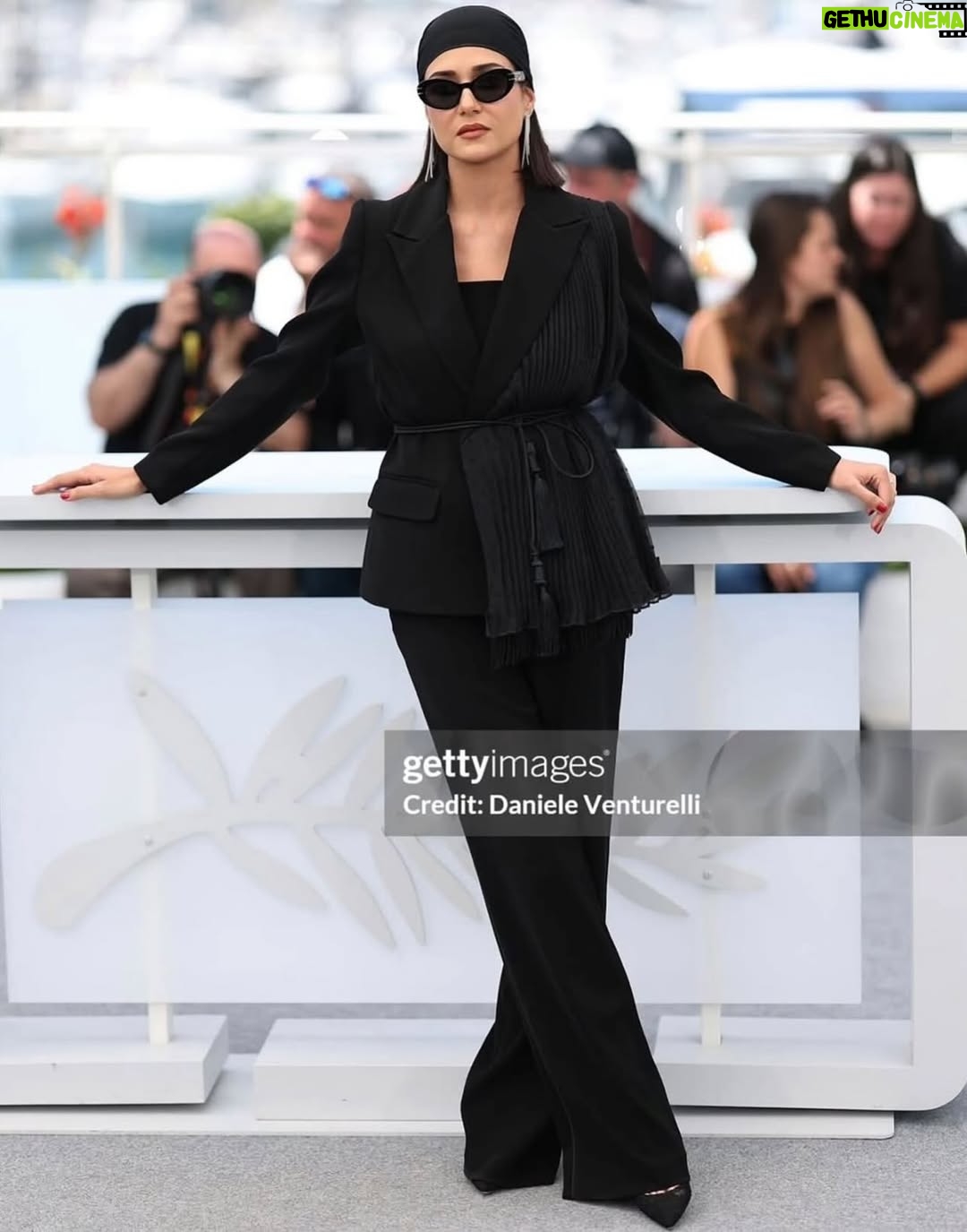 Parinaz Izadyar - 686.9K Likes - Cannes film festival 2025, Photocall
Woman and Child 
Saeed Roustaee

Outfit by @ghazalrajabian 
Jewelry by @hassanzadeh_jewelry 
MakeUp by @maryamraoof_official