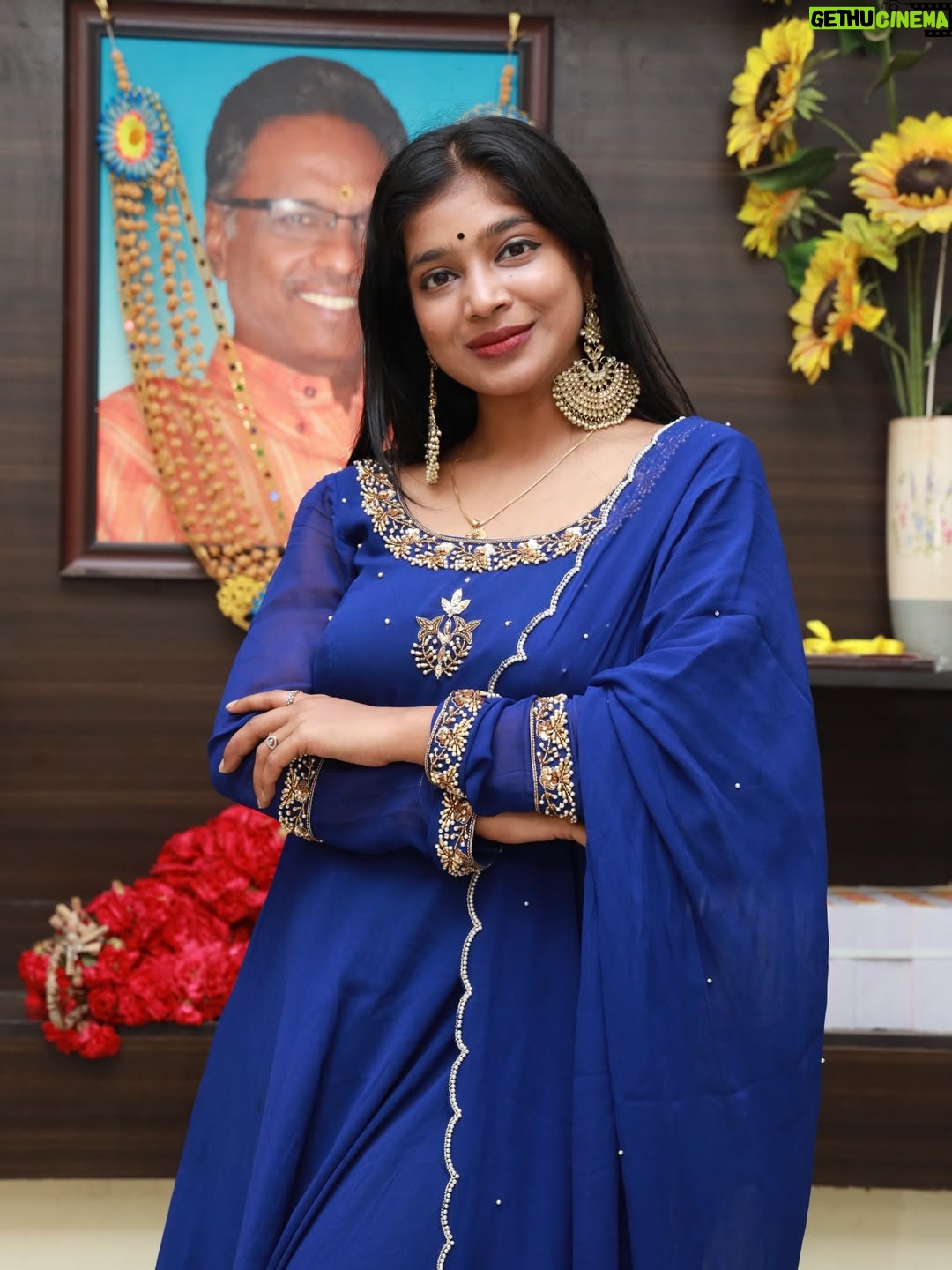 Parvathy Saran - 70.1K Likes - Bigg Boss showed me the toughest phase of my life — depression, judgment, humiliation, silence… I faced it all.
When the world judged me, my family protected me.
When my mind was tired, your love and support kept me standing.
The red card phase taught me one truth — family is everything and true fans are strength ♥️🧿

Outfit : @houseofmiraii