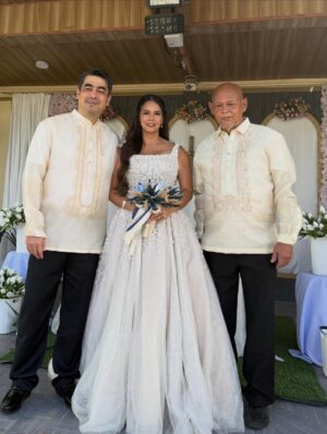Patricia Javier Instagram - Behind the scenes of the movie “Ora’s De Peridgo “ Directed by @direkneal actors @jaymanalo , BembolRocco and Patricia Javier HMUP @mjildefonso wedding gown designer @bonaobracouture location @bluehotelporac