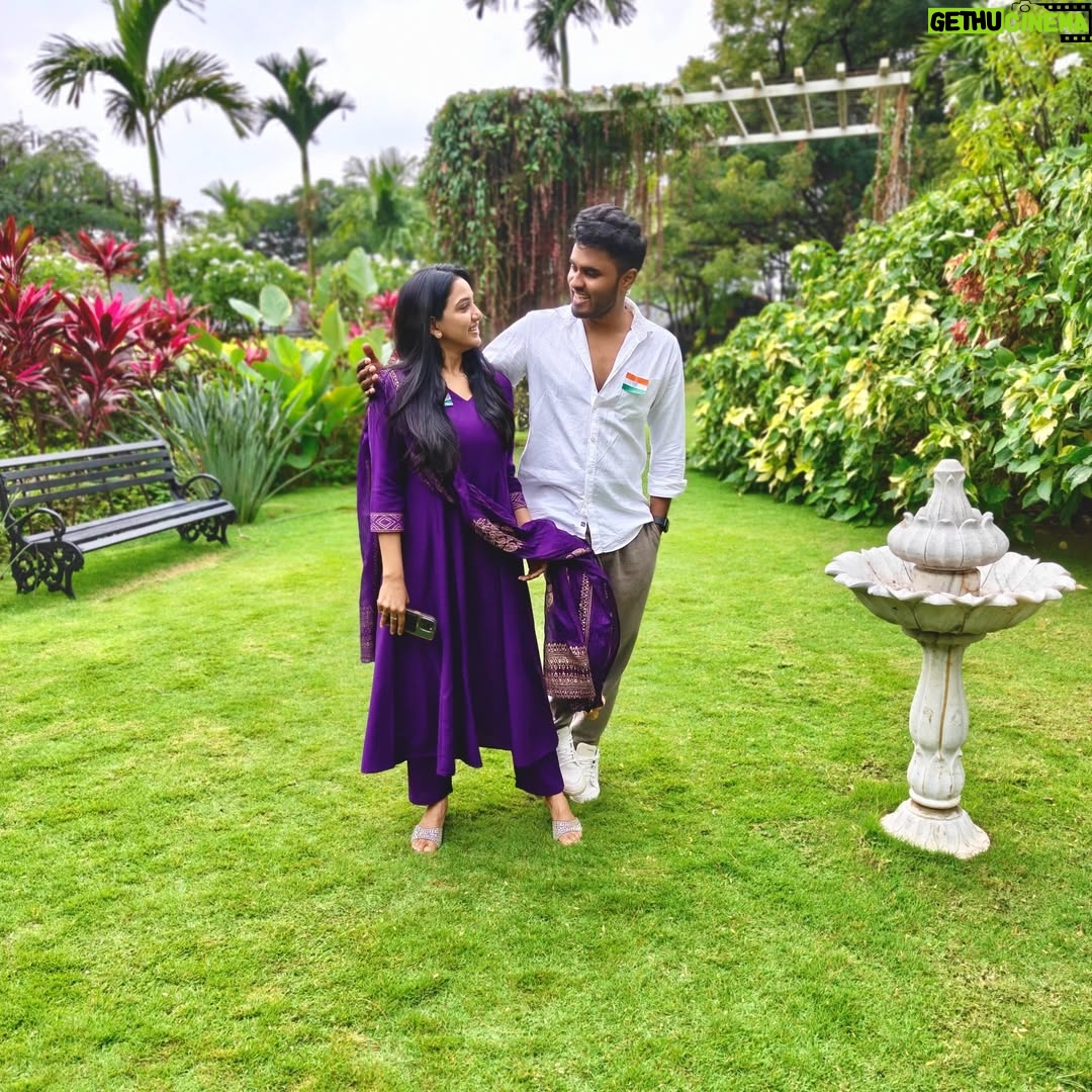 Pavani Reddy - 142.3K Likes - 💜🤍

 Capture ; @reshma.srijay 🩷
