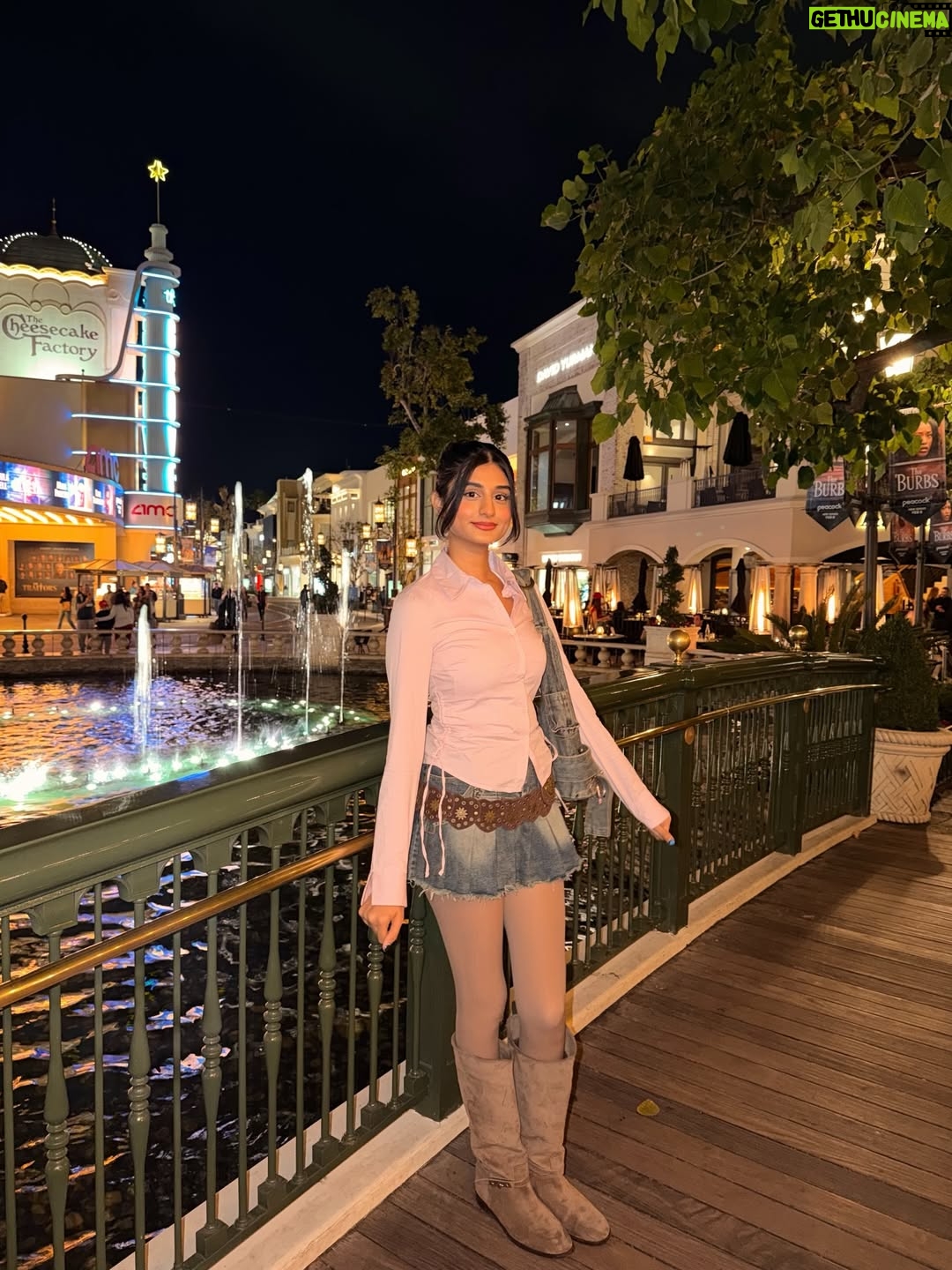 Payal Gaming - 0.9 Million Likes - 