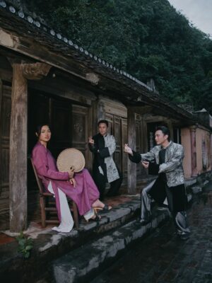 Phạm Nguyễn Lan Thy Instagram - “Thân em như tấm lụa đào, phất phơ giữa chợ biết vào tay ai”
 @quang.ming 

#LanThy #Soobin #Binz #MucHaVoNhan #SSLabel