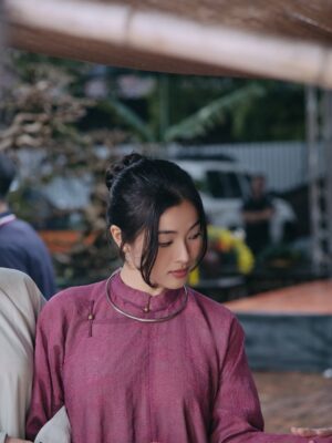 Phạm Nguyễn Lan Thy Instagram - “Thân em như tấm lụa đào, phất phơ giữa chợ biết vào tay ai”
 @quang.ming 

#LanThy #Soobin #Binz #MucHaVoNhan #SSLabel