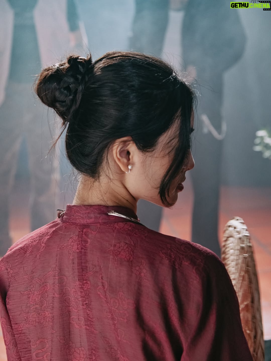 Phạm Nguyễn Lan Thy - 4.3K Likes - “Thân em như tấm lụa đào, phất phơ giữa chợ biết vào tay ai”
 @quang.ming 

#LanThy #Soobin #Binz #MucHaVoNhan #SSLabel