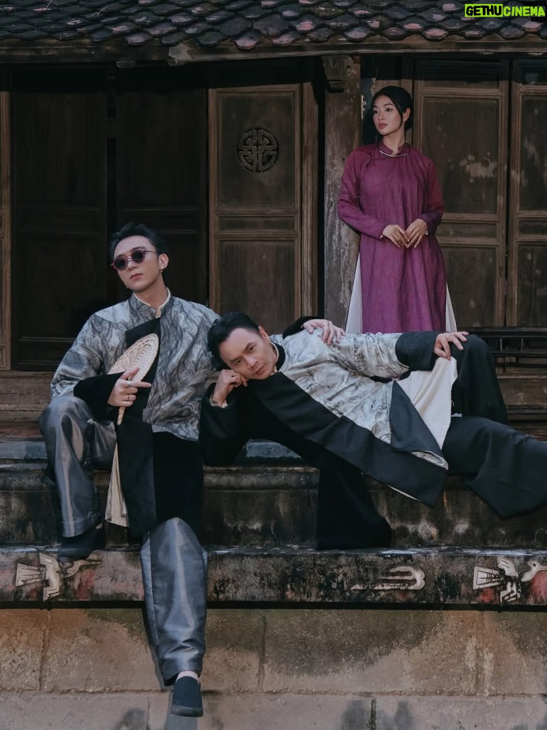 Phạm Nguyễn Lan Thy - 4.3K Likes - “Thân em như tấm lụa đào, phất phơ giữa chợ biết vào tay ai”
 @quang.ming 

#LanThy #Soobin #Binz #MucHaVoNhan #SSLabel
