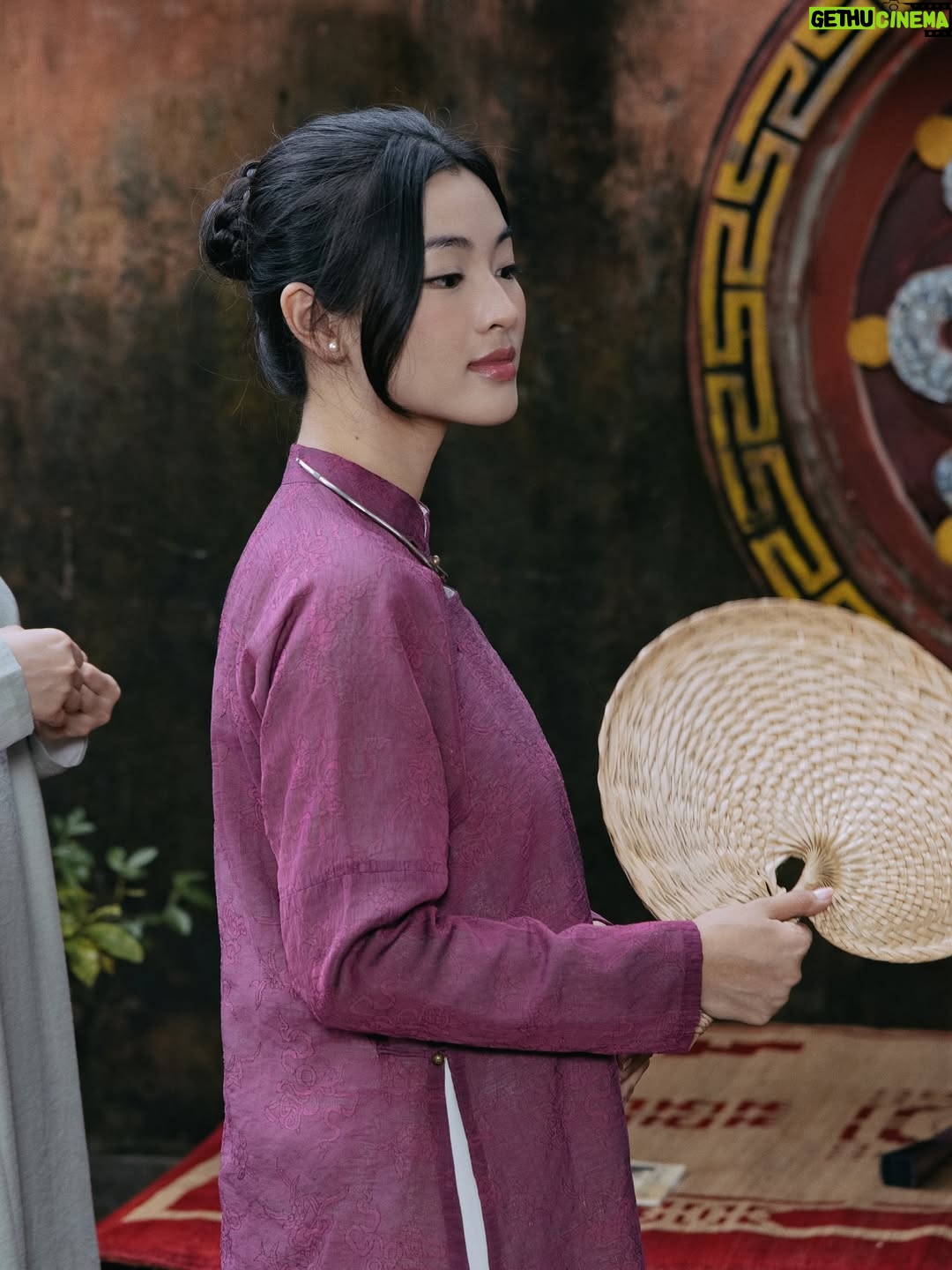 Phạm Nguyễn Lan Thy - 4.3K Likes - “Thân em như tấm lụa đào, phất phơ giữa chợ biết vào tay ai”
 @quang.ming 

#LanThy #Soobin #Binz #MucHaVoNhan #SSLabel