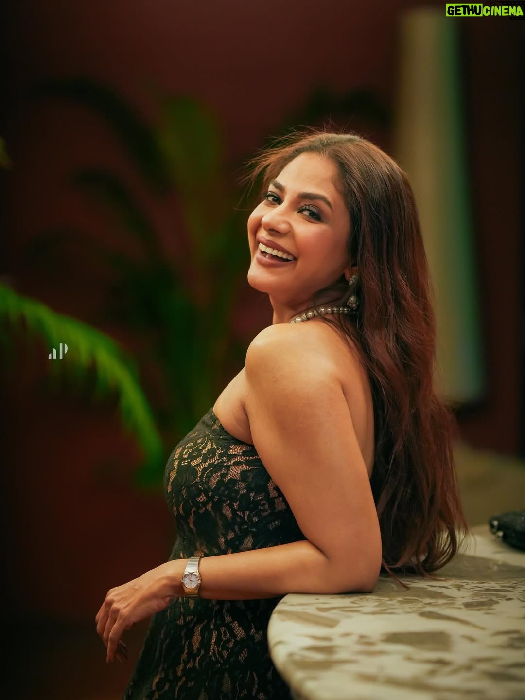 Poornima Indrajith - 66.5K Likes - 🖤 🖤
Wore a custom made gown by @pranaahbypoornimaindrajith and styled it with jewellery by  @anni_jewellery 
Thank you for the lovely pics @ameensabil