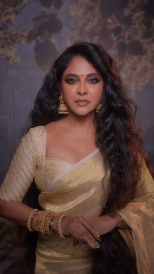 Poornima Indrajith Instagram - In January 2025 when I started to plan my apsara series the 1st person I msg was @poornimaindrajith and I still remember she  immediately called me and asked me what to bring from her collection or if she should make something new for my #apsaraseries ! In life some friendship just becomes more meaningful with time and I am extremely lucky to hve u my Poornima ! Last 17 years we experienced so much but last year was the true test. From that day in January 2025 till this year jan 2026 the way u supported me and helped me (specially last few months of introducing me to all ur people and all the help u did I can’t even write here ) Like a sister u showed me the path and explained me what to do and today I was able to even just fly without fear because of u. Every human needs a friend like u who has the heart to help without any return ! When I saw ur interview u have for my YouTube channel I had tears because ur right we r besties for last 17years and I never did ur make up ! From helping me with ny apartment to even last min issue I faced for my moms medication to even taking the flight holding my passport ur the reason. This apsara series in this new year I am dedicating for friendship and future goals 🧿🙏🏼 
 Ur not only a mother ,wife,actor or designer,Ur a woman who knows to handle every situation . I don’t know how I would hve survived in Kerala without u and in a way make my new dream come true 🙏🏼🧿 
Today I am also thanking my team who made my Mumbai life and this apsara series so special. @gailmachado @shyam_kumar_3534  @denyrajput  @the_little_lens @makeupbysanyagoenka , @avish__salian and @immi_iy 🙏🏼words cannot describe my feelings (sorry guys if I hve done anything wrong or hurted u guys during the last 1 year of madness and figuring every day for the future 🙏🏼) this would hve not happened without all ur love and support 🙏🏼 
 
I am so happy that’s my shines loved my apsara series 🙏🏼🧿
#SkyIsNotEvenTheLimit for all hardworking dreamers and let’s make 2026 special ❤️🙏🏼🧿 

Outfit by @pranaahbypoornimaindrajith 
Hair by @hairbymandre & her fantastic team 
#apsara #shaanmu