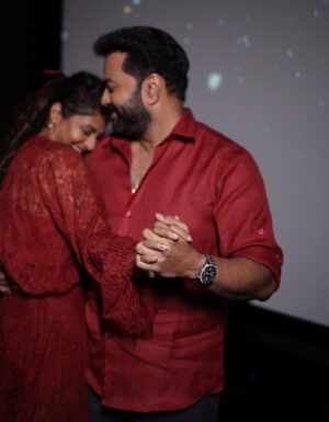 Poornima Indrajith Instagram - Thank you for the endless love and warm wishes. Forever grateful. #23yearswithmybestfriend 
🧿🧿🧿
Wearing custom bespoke Pranaah, made with love.

Pic:  @yaami____