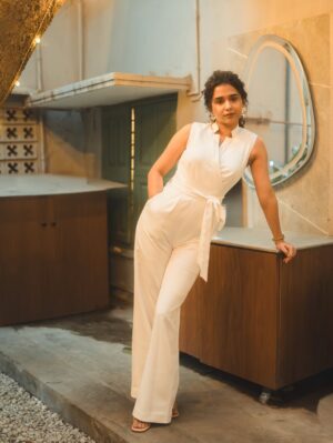 Prathana Nathan Instagram - Between shades🤍🖤
Wearing @oneofsoros ♥️
Styling @sandeep_sharmak05
H&M @sunita_aji
Shot by @its_surean
#ttt #thalaivarthambithalaimaiyil