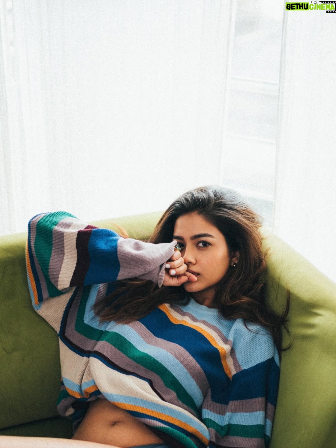 Priyal Mahajan - 59.8K Likes - Caught in your look✨

📸 @bharat_rawail
Hair makeup - @snigdha_hairandmakeup